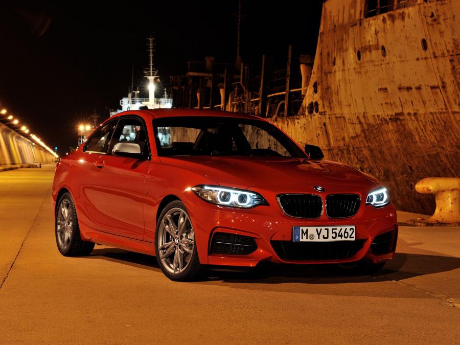  BMW M235i Coupe 2014 года  (фото 3 из 46)